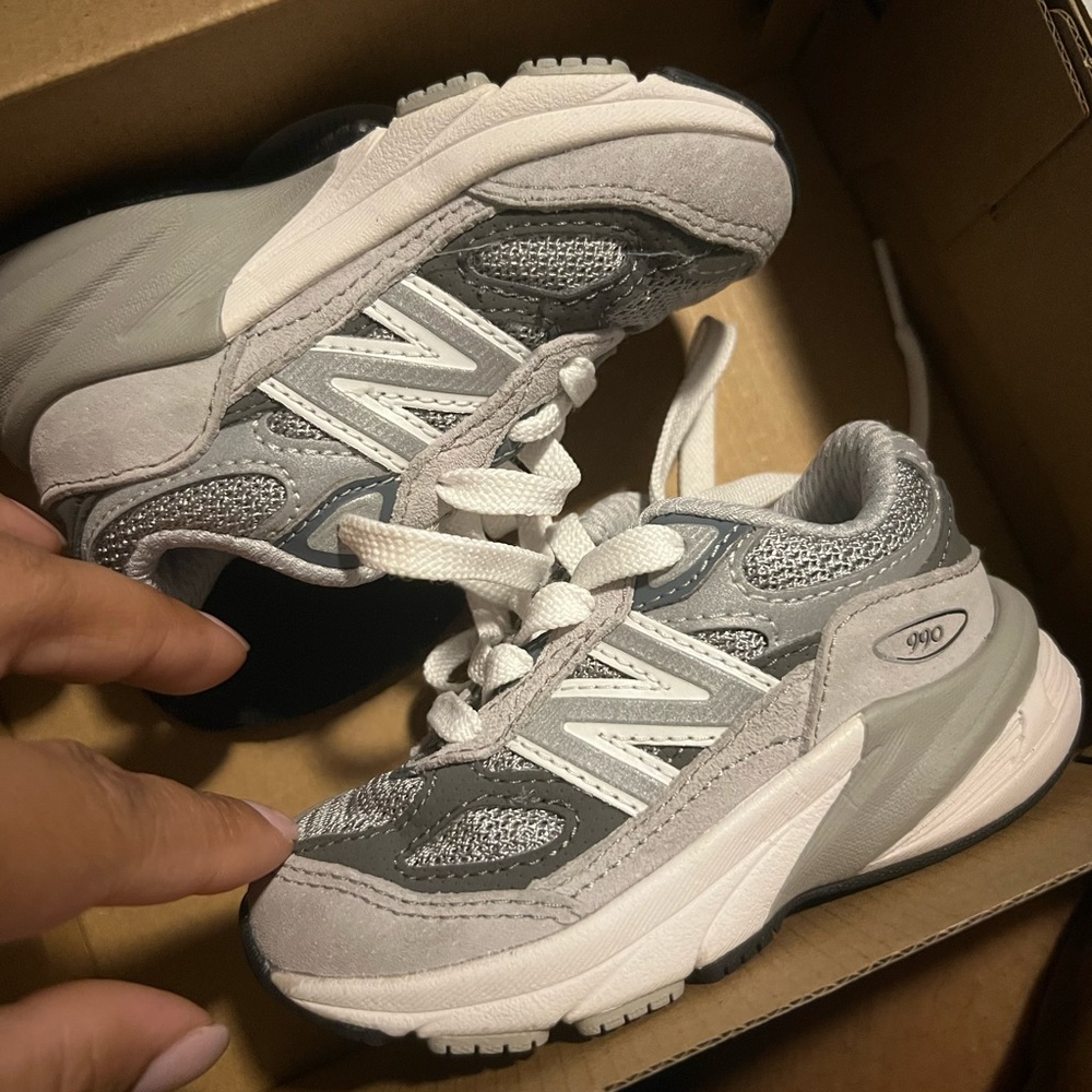 New Balance 990 V6 Toddler 5c